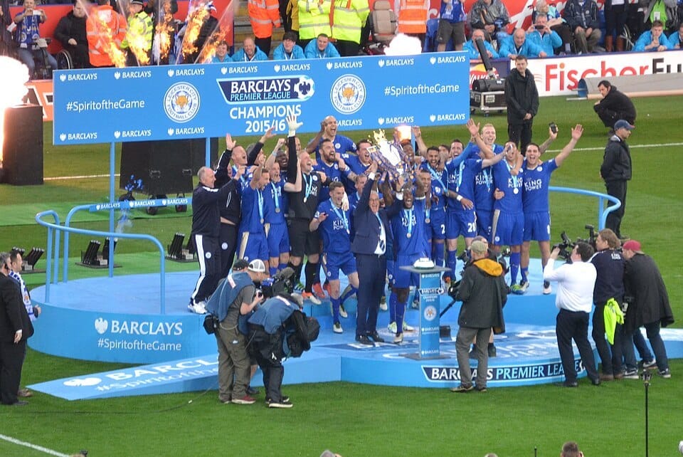 LCFC lift the Premier League Trophy 26943755296 cropped